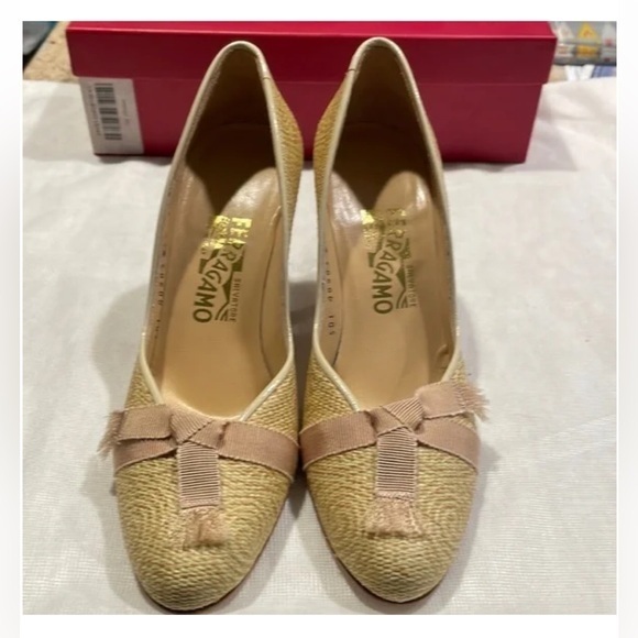 Salvatore Ferragamo Raffia Top Leather Heels Pumps with Ribbon Cream Beige 9 - Picture 1 of 16